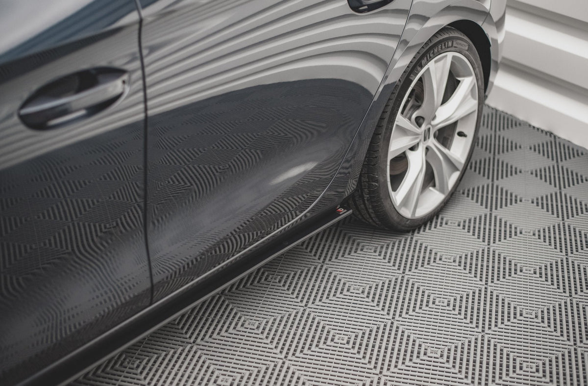 Difusores de taloneras Street Pro para Seat Leon FR Mk4
