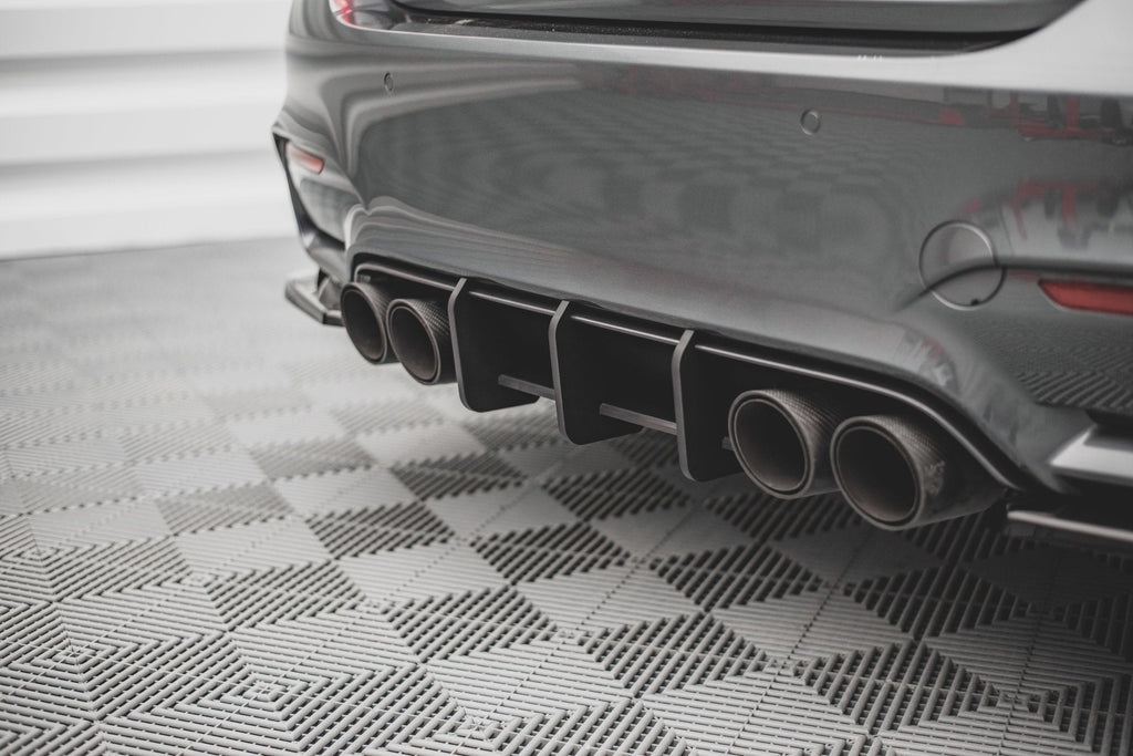 Difusor trasero Street Pro para BMW M4 F82