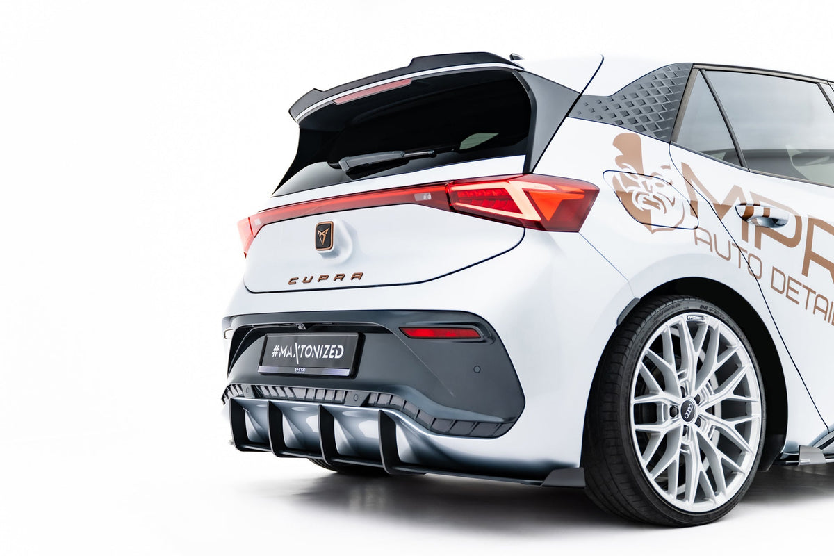 Difusor trasero Street Pro + flaps para Cupra Born Mk1