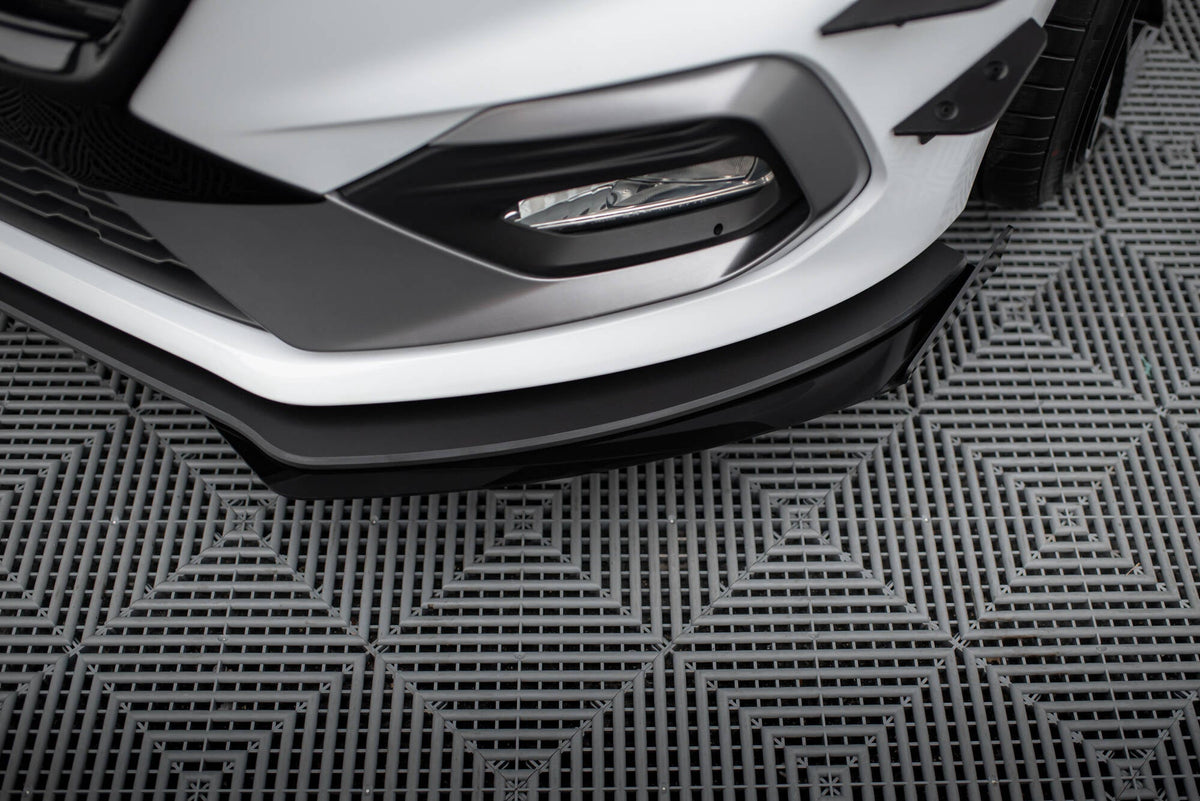Splitter delantero Street Pro + flaps para Ford Fiesta Mk8 ST / ST-Line