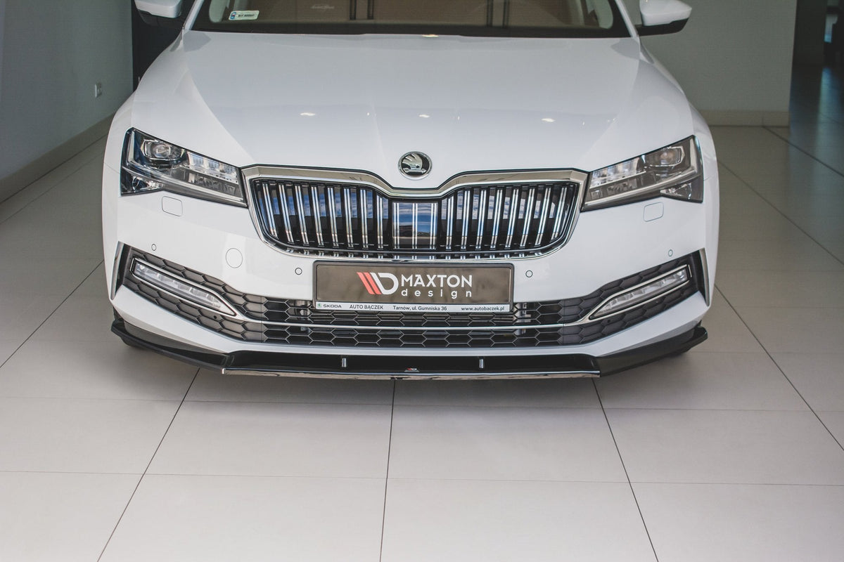 Splitter delantero V.2 para Skoda Superb Liftback / Combi Mk3 Facelift