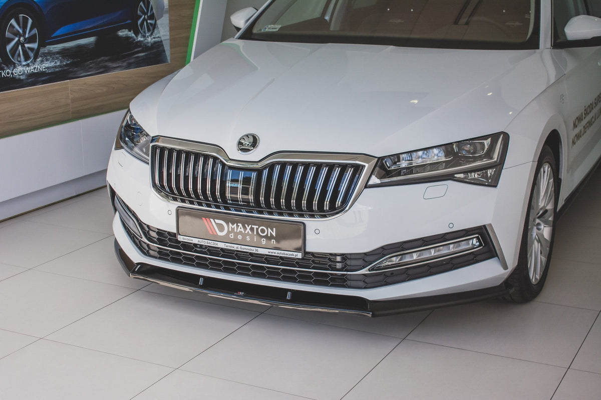 Splitter delantero V.2 para Skoda Superb Liftback / Combi Mk3 Facelift