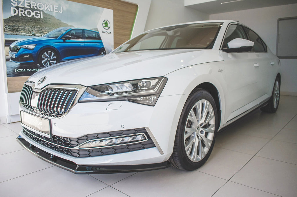 Splitter delantero V.2 para Skoda Superb Liftback / Combi Mk3 Facelift
