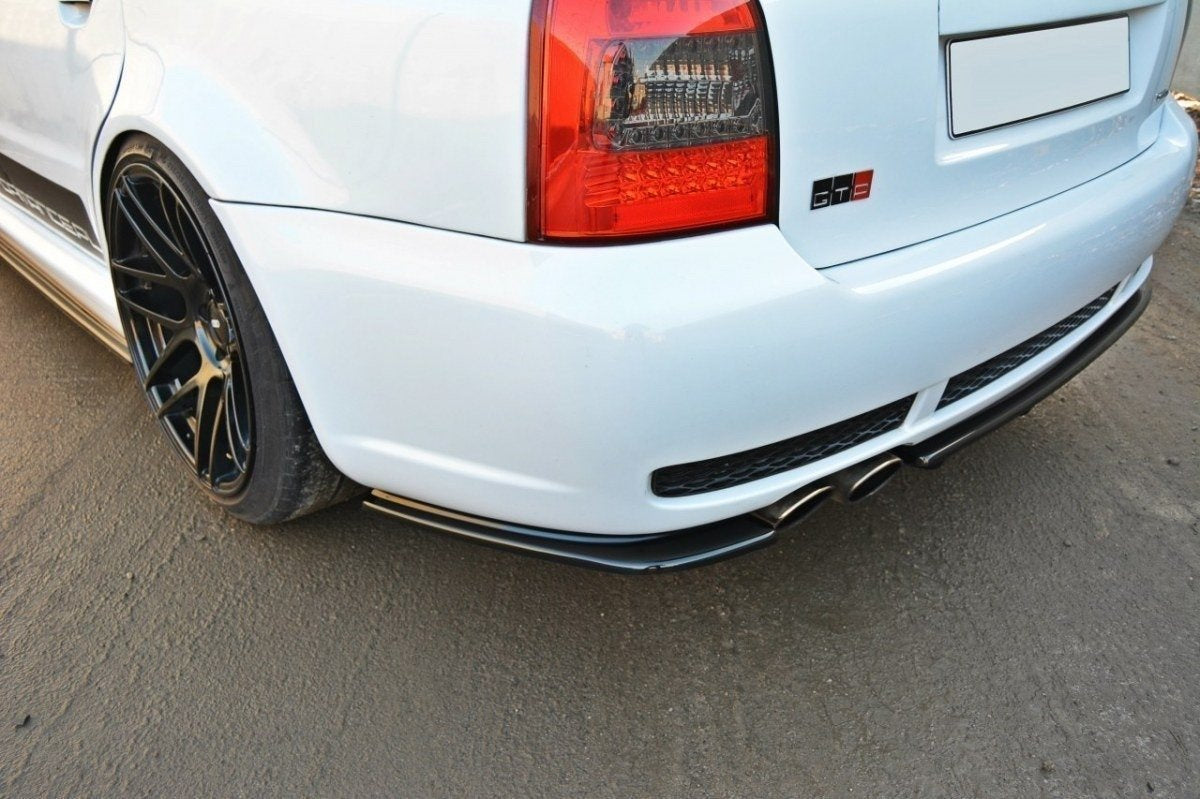 Splitter trasero para Audi RS4 Avant B5 (with a vertical bar)