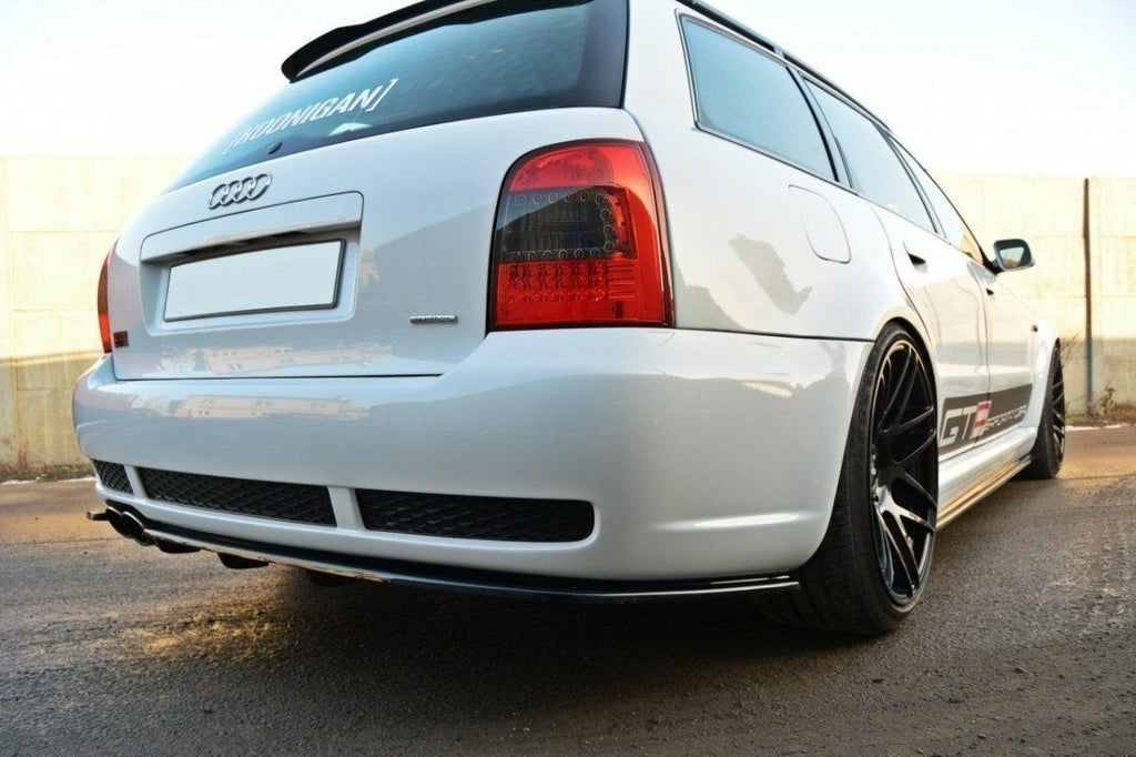 Splitter trasero para Audi RS4 Avant B5 (with a vertical bar)