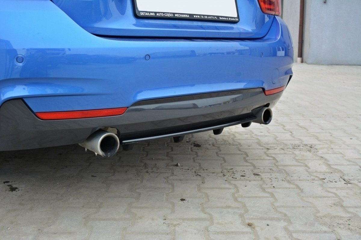 Splitter trasero para BMW 4 Coupe / Gran Coupe / Cabrio M-Pack F32 / F36 / F33 (with vertical bars)