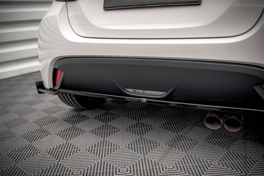 Splitter trasero V.1 + flaps para Toyota Yaris Mk4