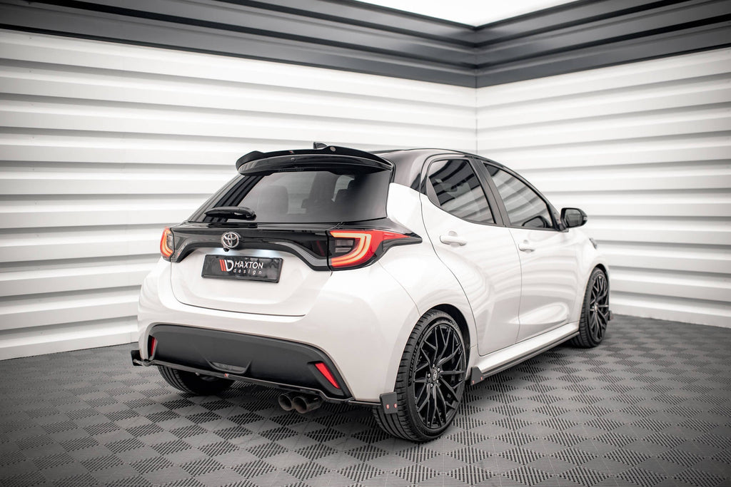 Splitter trasero V.1 + flaps para Toyota Yaris Mk4