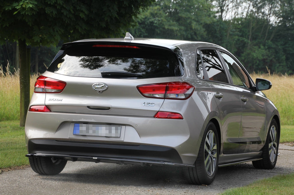 Splitter trasero (con barras verticales) para Hyundai I30 Mk3 Hatchback