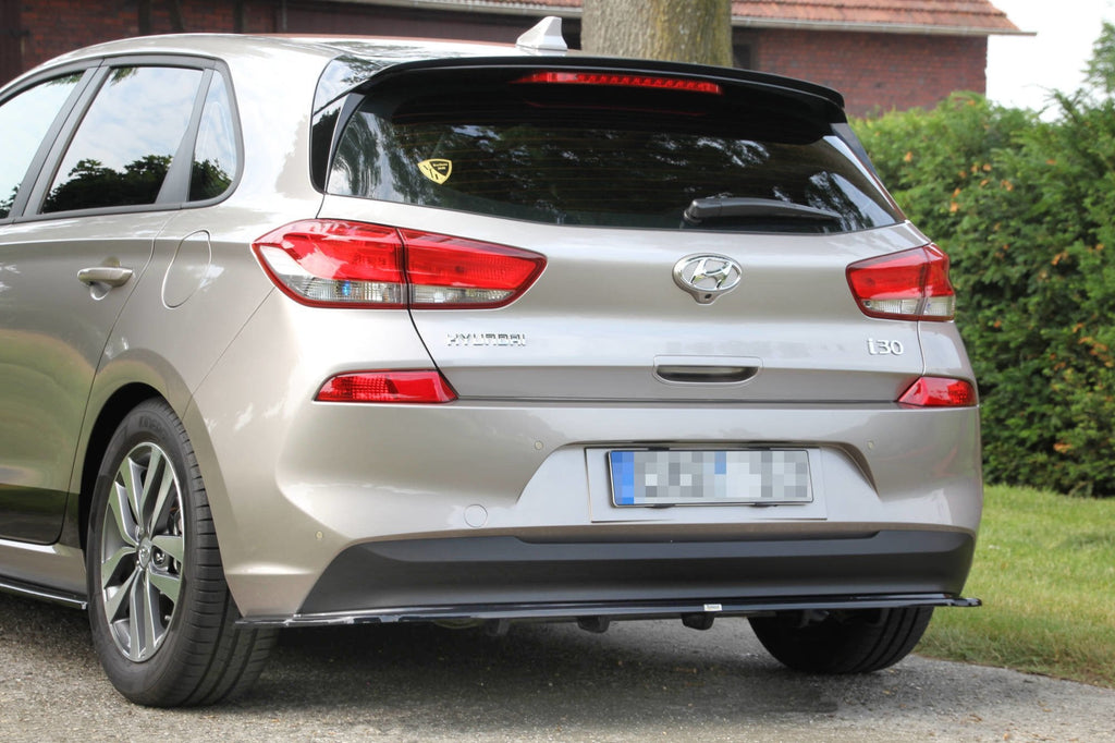 Splitter trasero (con barras verticales) para Hyundai I30 Mk3 Hatchback