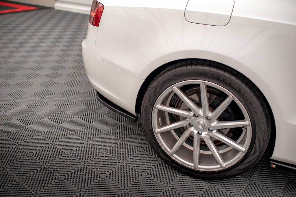 Splitter trasero (con barras verticales) para Audi A5 Coupe 8T Facelift
