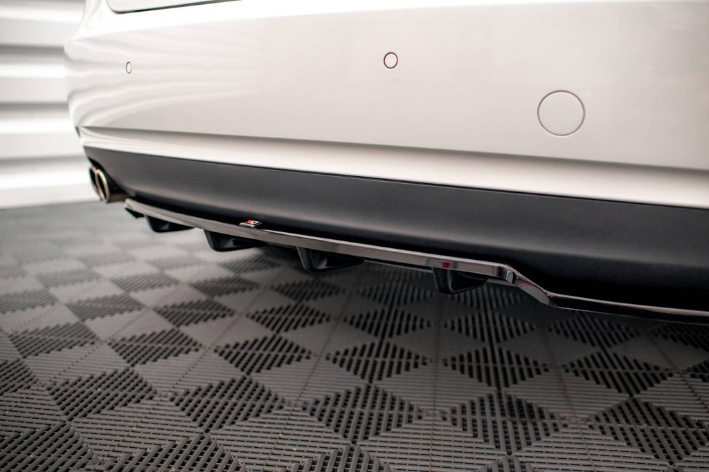 Splitter trasero (con barras verticales) para Audi A5 Coupe 8T Facelift