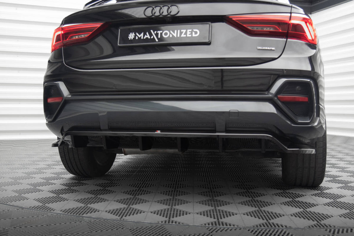 Splitter trasero (con barras verticales) para Audi Q3 Sportback F3