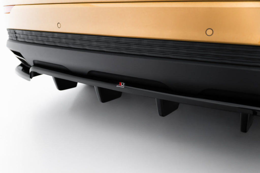 Splitter trasero (con barras verticales) para Audi Q8 Mk1 Facelift