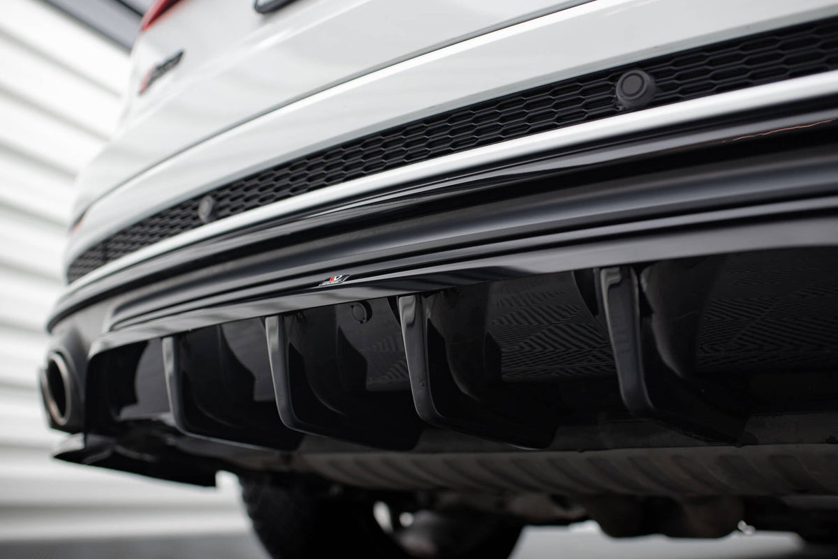 Splitter trasero (con barras verticales) para Audi SQ8 Mk1