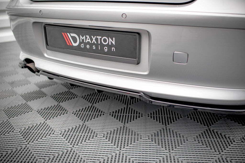 Splitter trasero (con barras verticales) para BMW 1 E81 Facelift