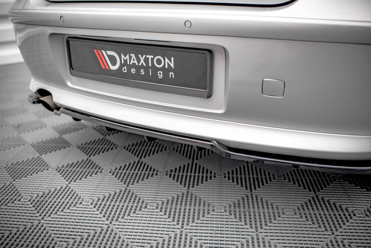 Splitter trasero (con barras verticales) para BMW 1 E81 Facelift