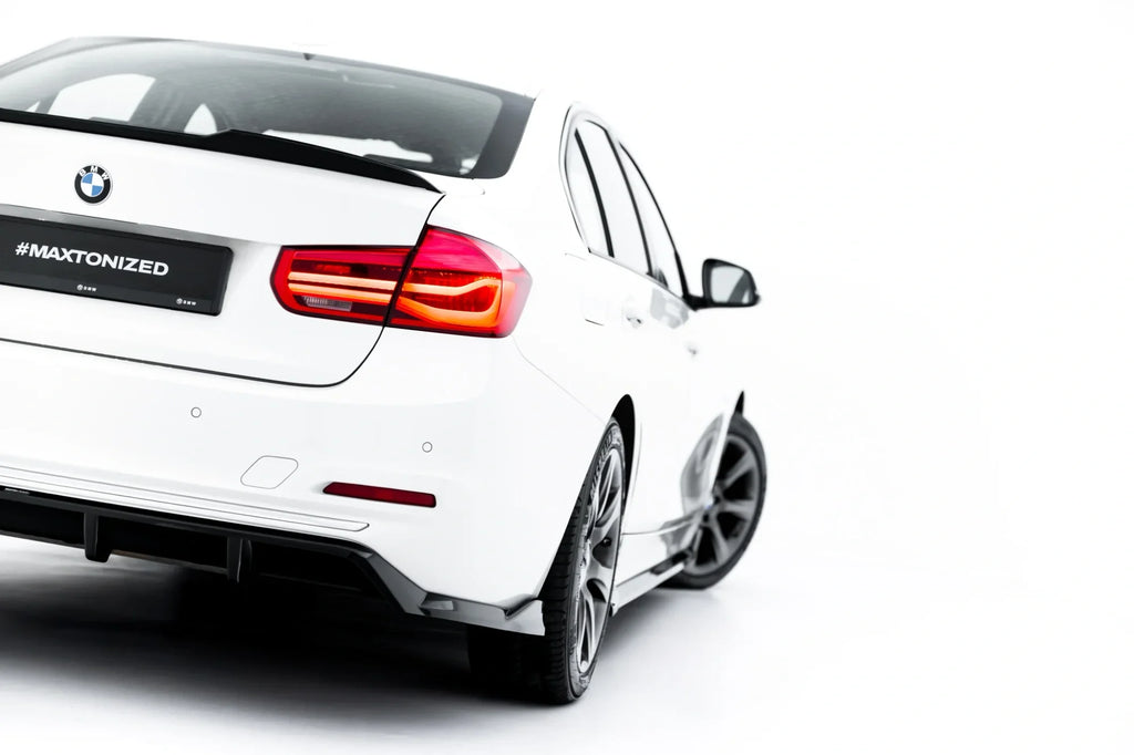Splitter trasero (con barras verticales) para BMW 3 Sportline Sedan / Touring F30 / F31