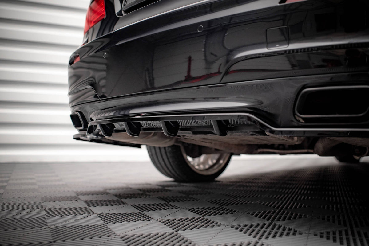 Splitter trasero (con barras verticales) para BMW 7 M-Pack F01
