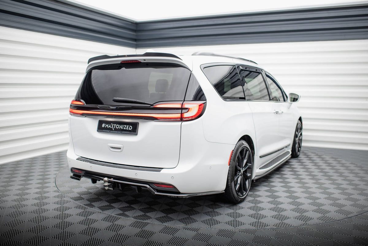 Splitter trasero (con barras verticales) para Chrysler Pacifica Mk2 Facelift