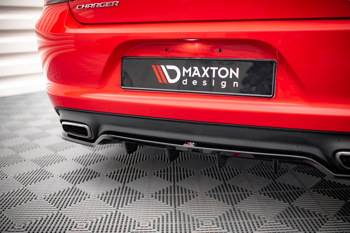 Splitter trasero (con barras verticales) para Dodge Charger RT Mk7 Facelift