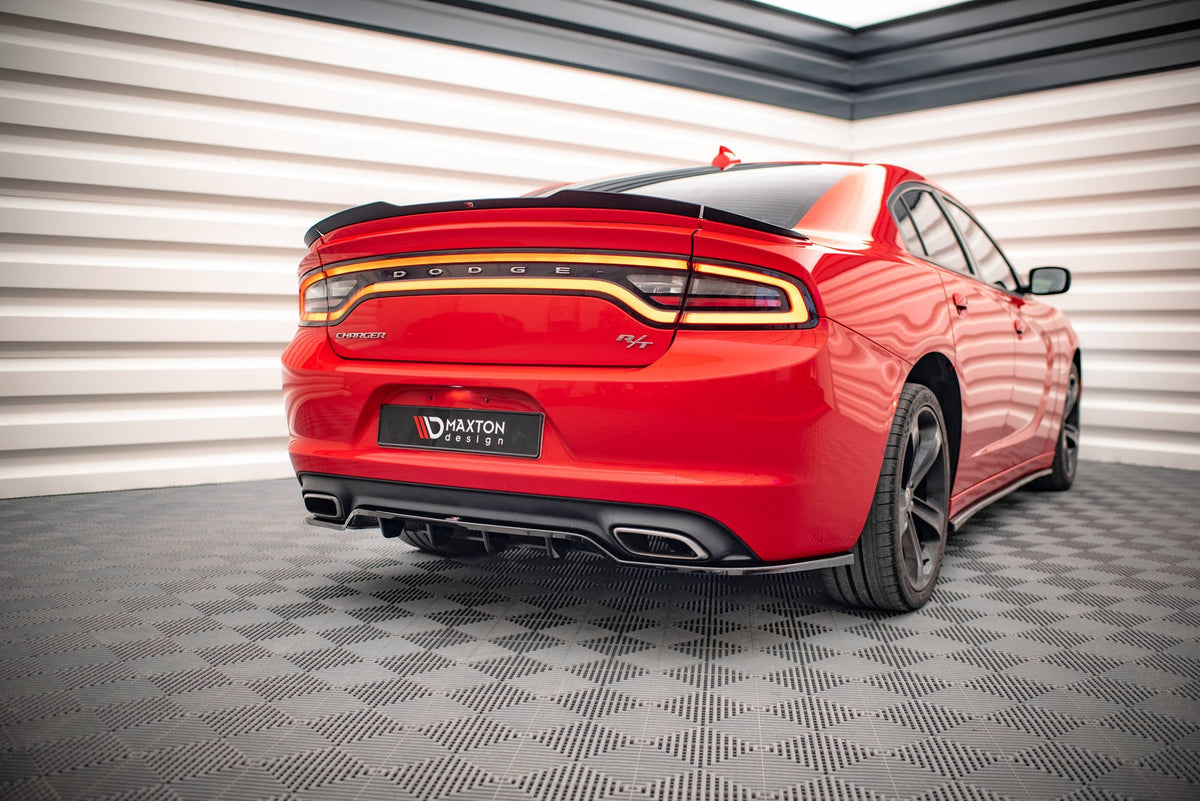 Splitter trasero (con barras verticales) para Dodge Charger RT Mk7 Facelift