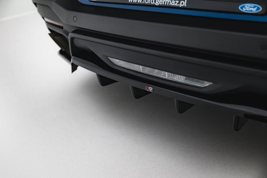 Splitter trasero (con barras verticales) para Ford Mustang GT Mk7