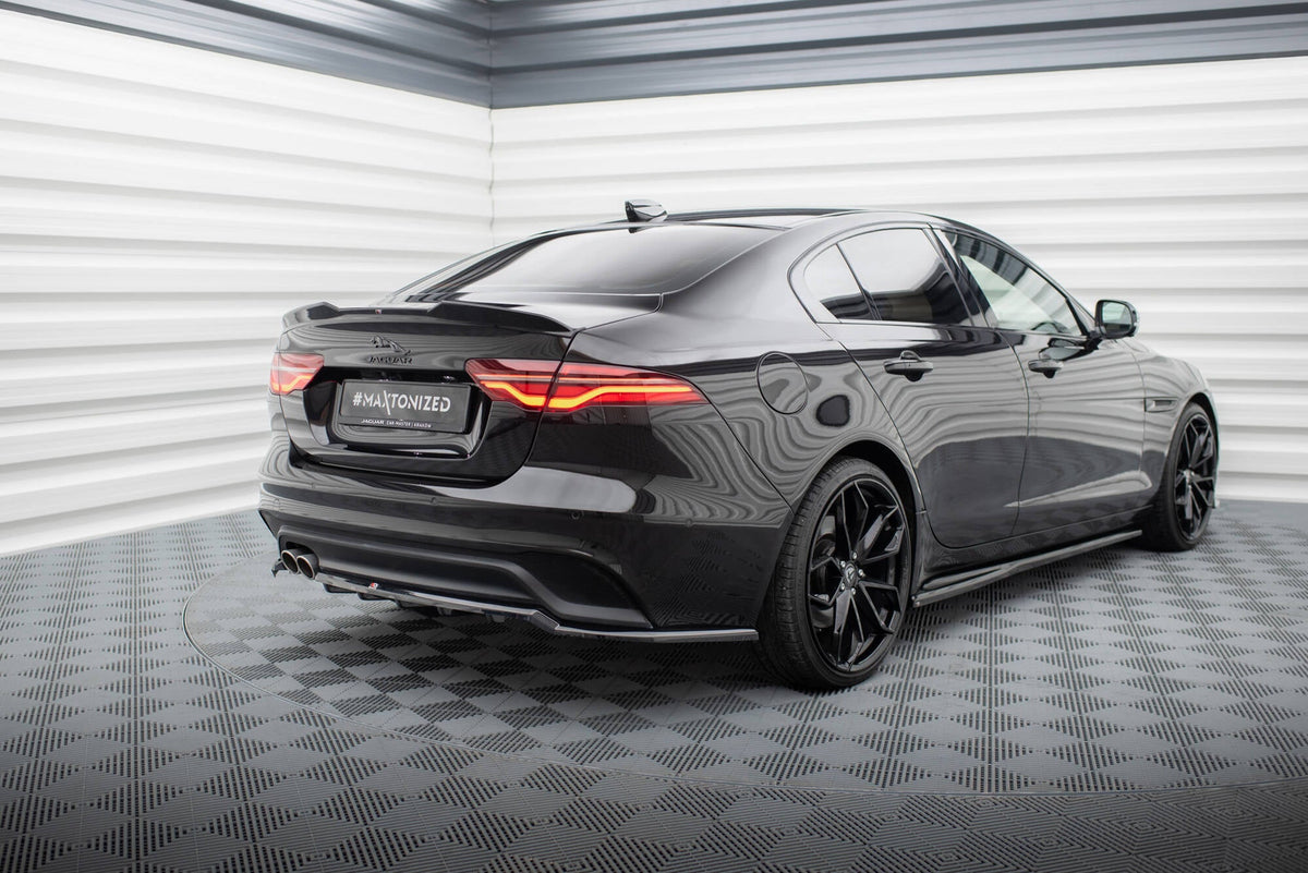 Splitter trasero (con barras verticales) para Jaguar XE X760 Facelift