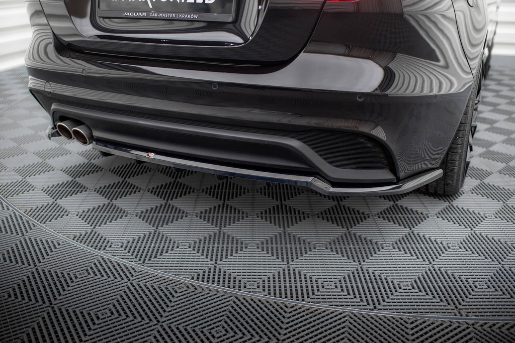 Splitter trasero (con barras verticales) para Jaguar XE X760 Facelift