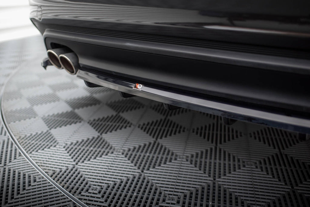 Splitter trasero (con barras verticales) para Jaguar XE X760 Facelift