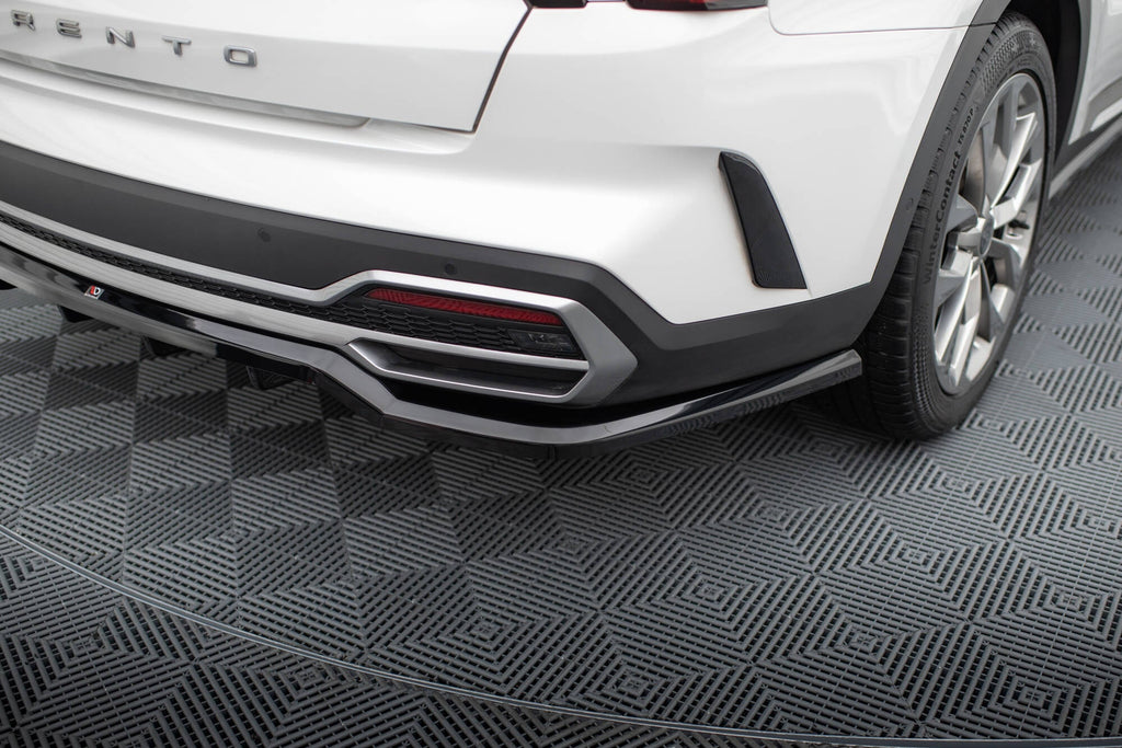 Splitter trasero (con barras verticales) para Kia Sorento Mk4