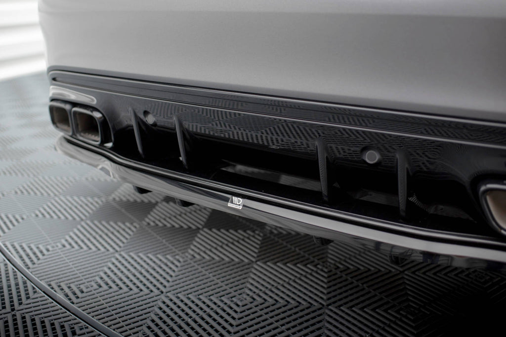 Splitter trasero (con barras verticales) para Mercedes-AMG C63 Sedan / Estate W205 Facelift
