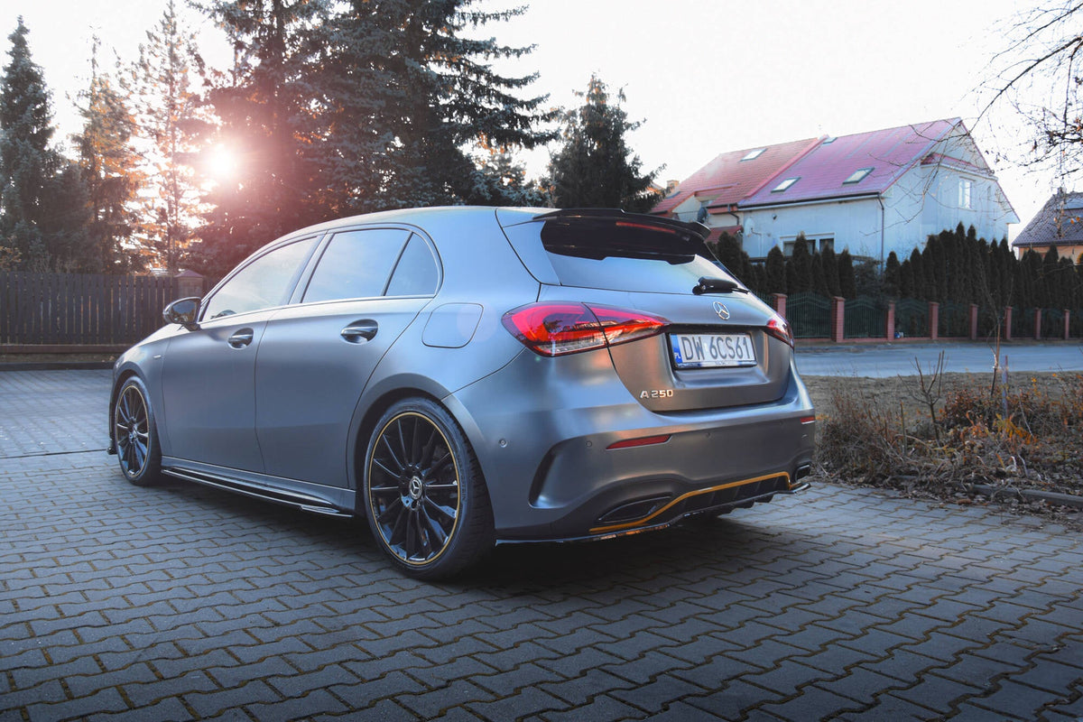 Splitter trasero (con barras verticales) para Mercedes-Benz A Hatchback AMG Line W177
