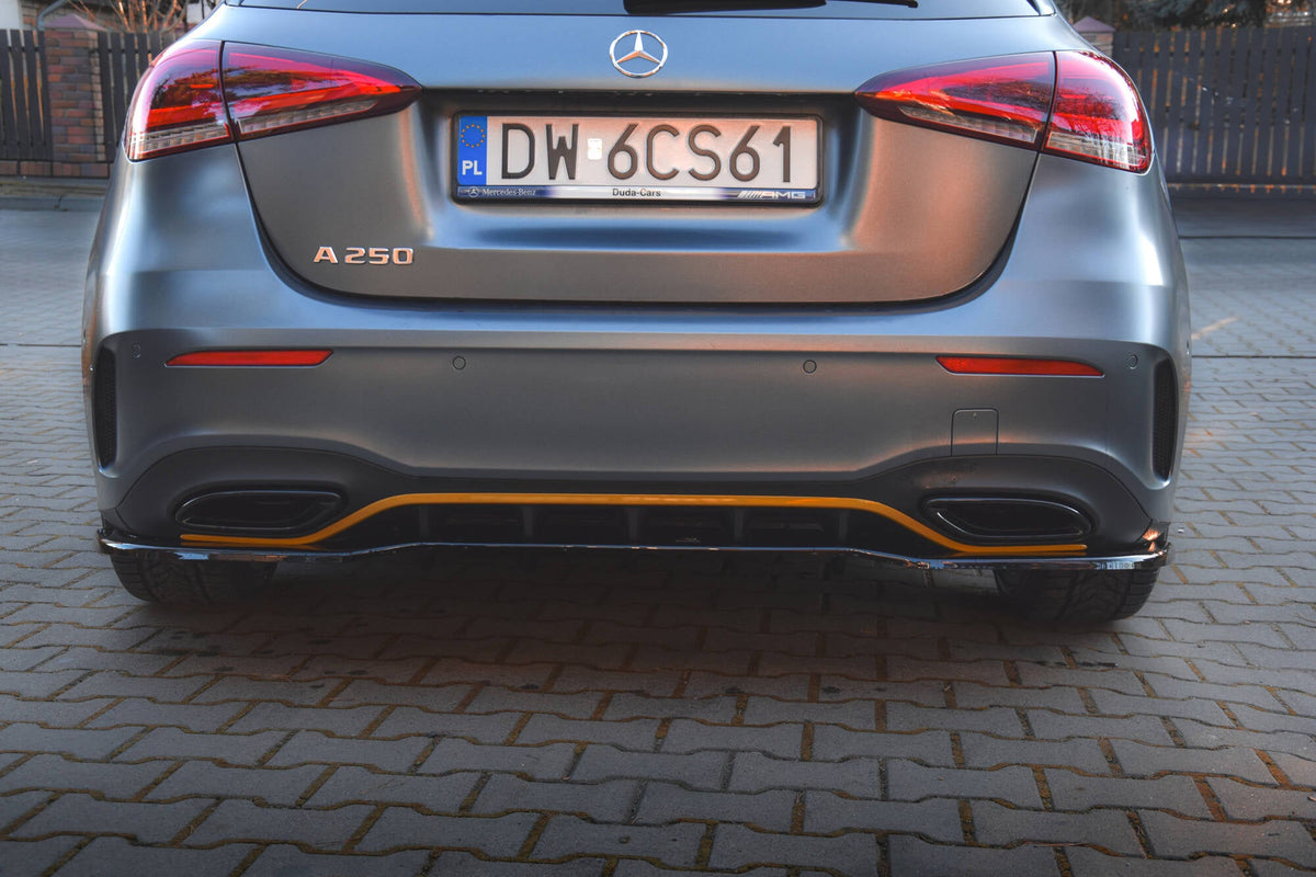Splitter trasero (con barras verticales) para Mercedes-Benz A Hatchback AMG Line W177