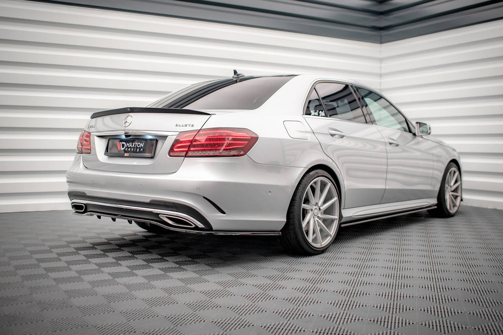 Splitter trasero (con barras verticales) para Mercedes-Benz E AMG-Line Sedan W212 Facelift