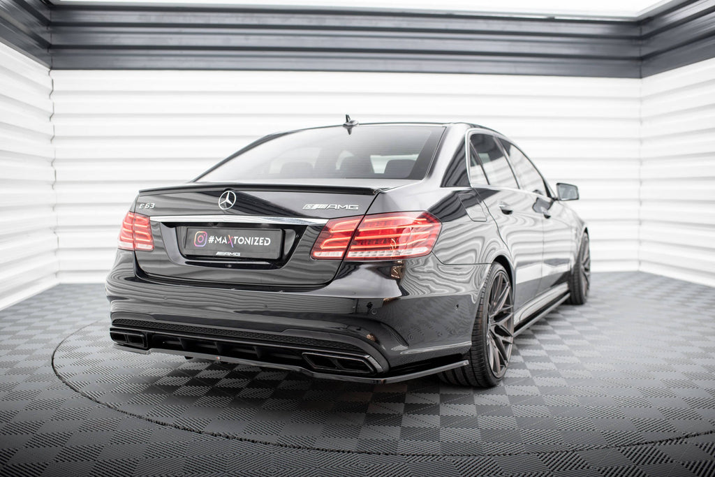 Splitter trasero (con barras verticales) para Mercedes-Benz E63 AMG Sedan W212 Facelift