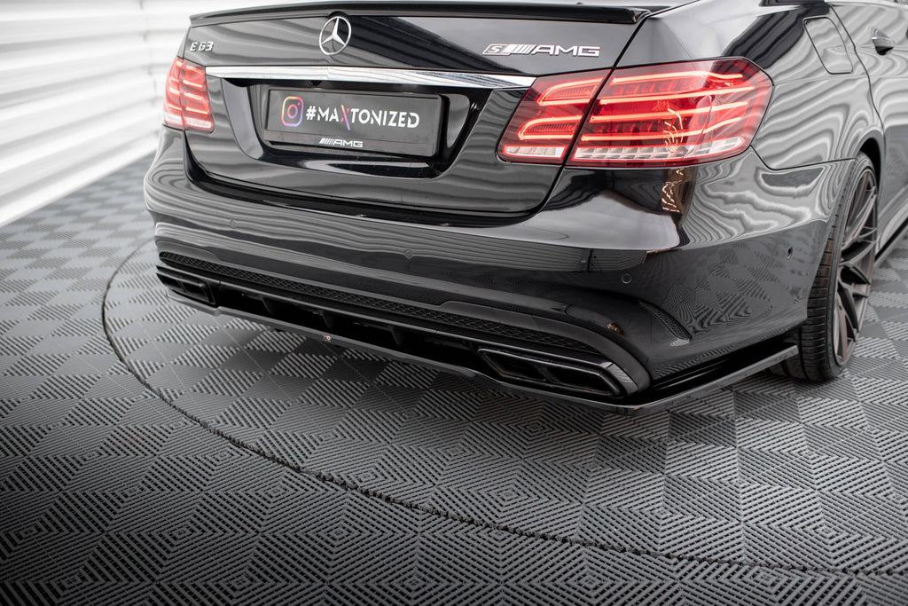 Splitter trasero (con barras verticales) para Mercedes-Benz E63 AMG Sedan W212 Facelift