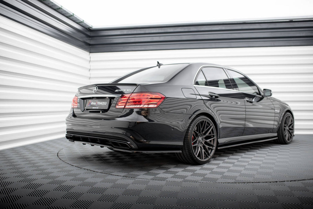 Splitter trasero (con barras verticales) para Mercedes-Benz E63 AMG Sedan W212 Facelift