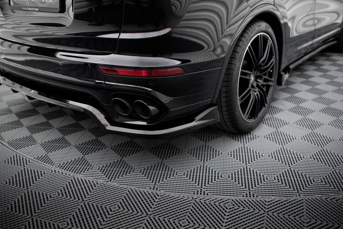 Splitter trasero (con barras verticales) para Porsche Cayenne Mk2 Facelift