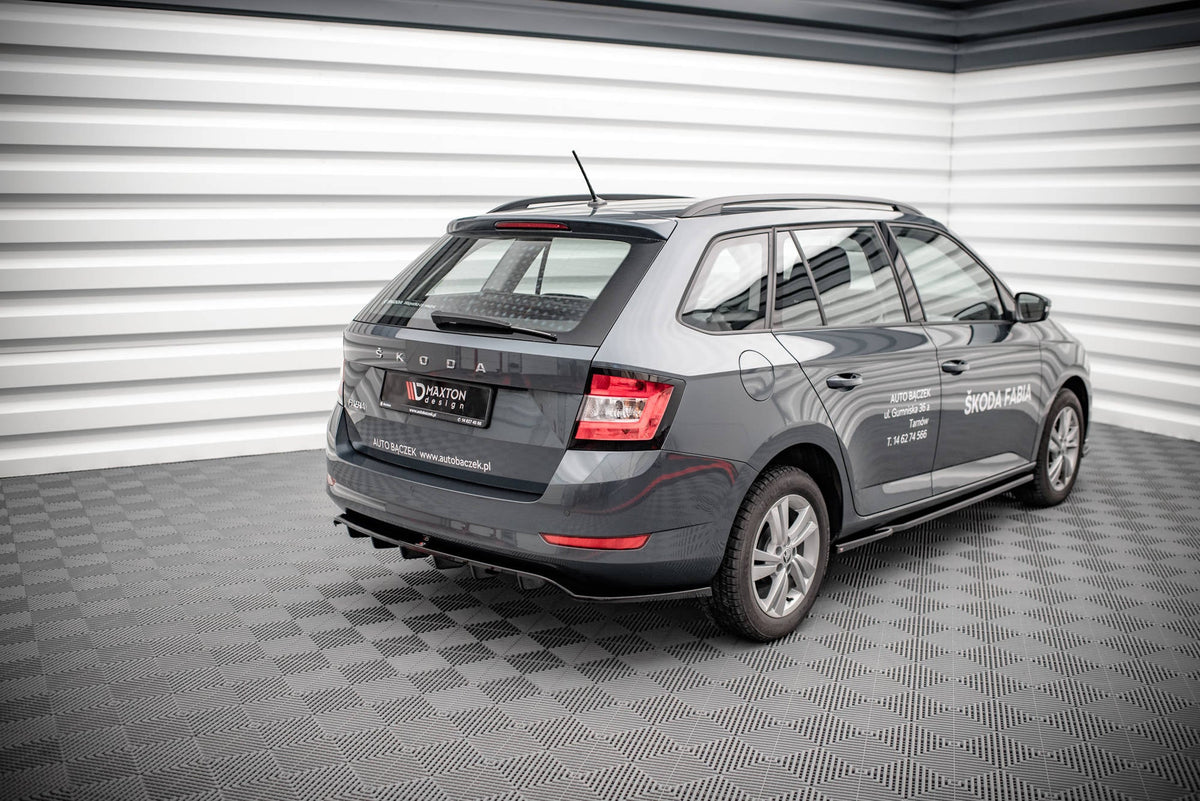 Splitter trasero (con barras verticales) para Skoda Fabia Combi Mk3 Facelift