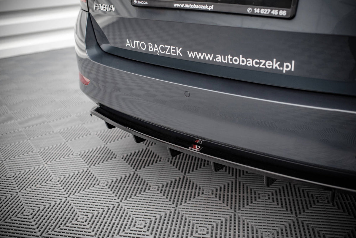 Splitter trasero (con barras verticales) para Skoda Fabia Combi Mk3 Facelift