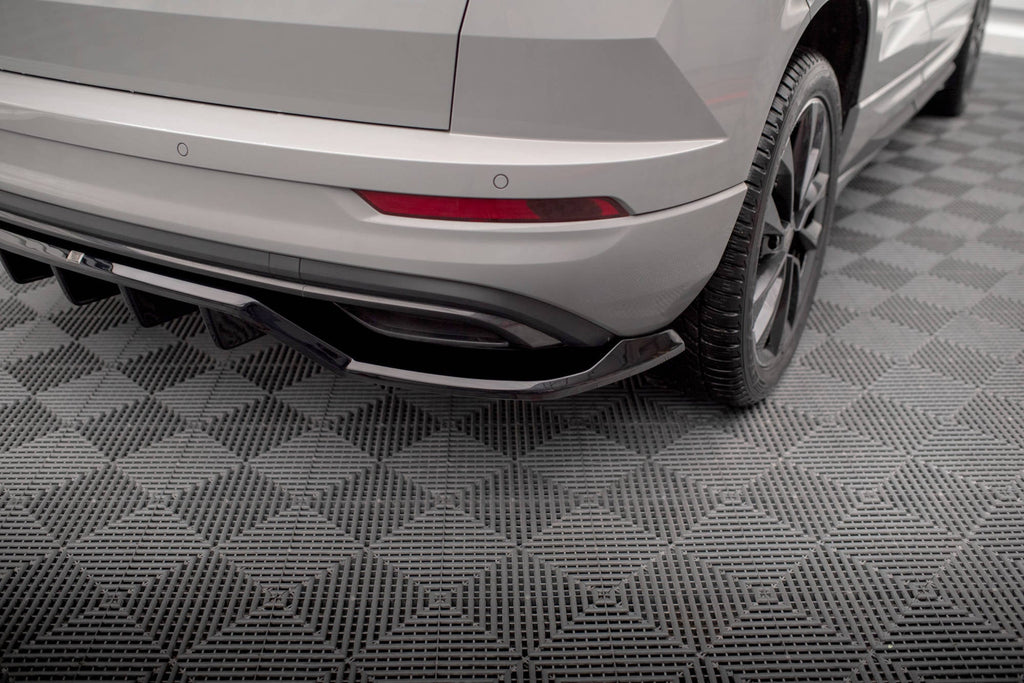Splitter trasero (con barras verticales) para Skoda Karoq Sportline Mk1 Facelift