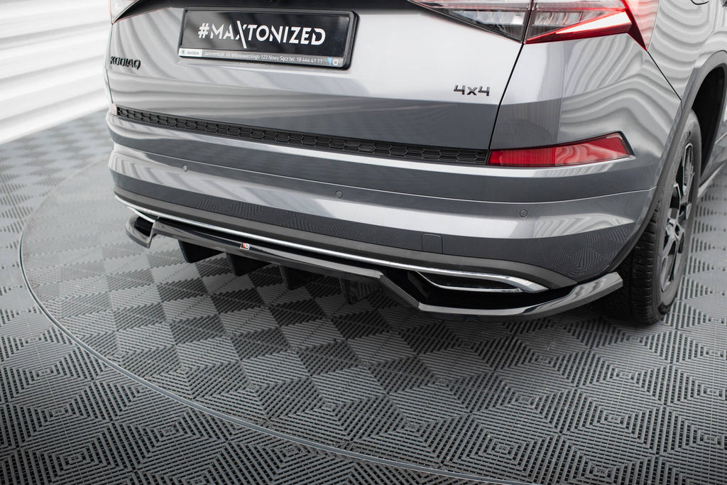 Splitter trasero (con barras verticales) para Skoda Kodiaq Sportline Mk1 / Mk1 Facelift