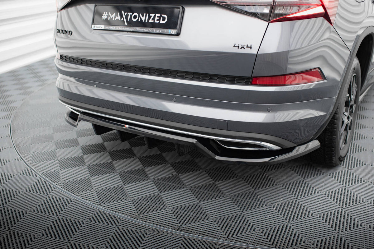 Splitter trasero (con barras verticales) para Skoda Kodiaq Sportline Mk1 / Mk1 Facelift
