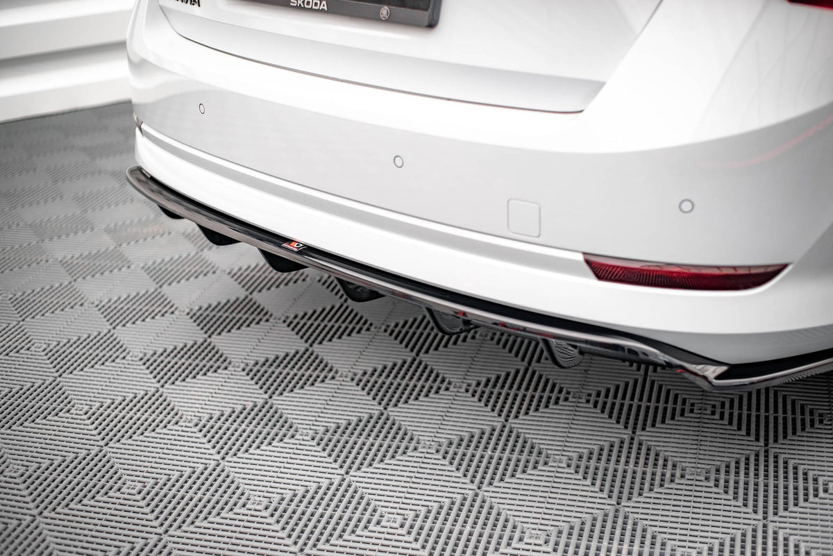 Splitter trasero (con barras verticales) para Skoda Octavia Mk4