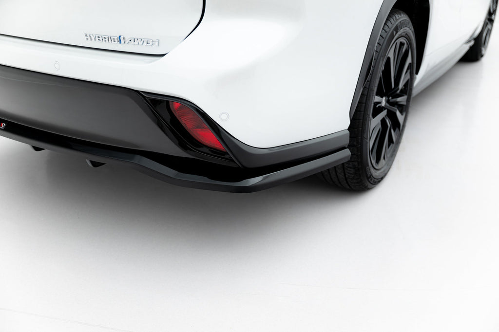 Splitter trasero (con barras verticales) para Toyota Highlander Mk4