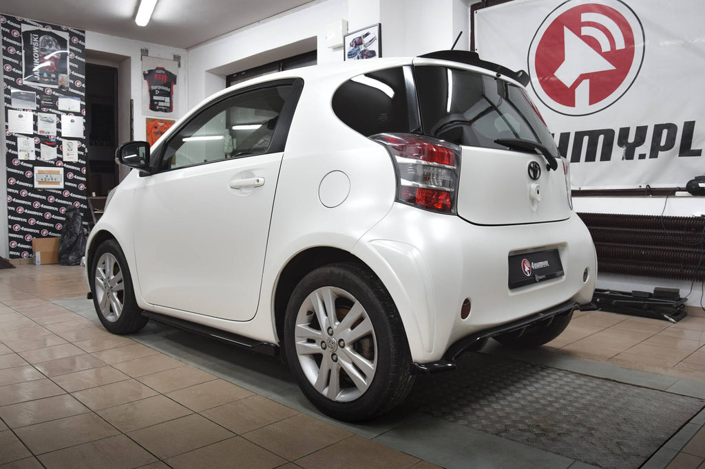 Splitter trasero (con barras verticales) para Toyota IQ