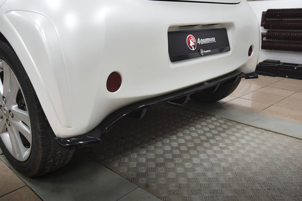 Splitter trasero (con barras verticales) para Toyota IQ