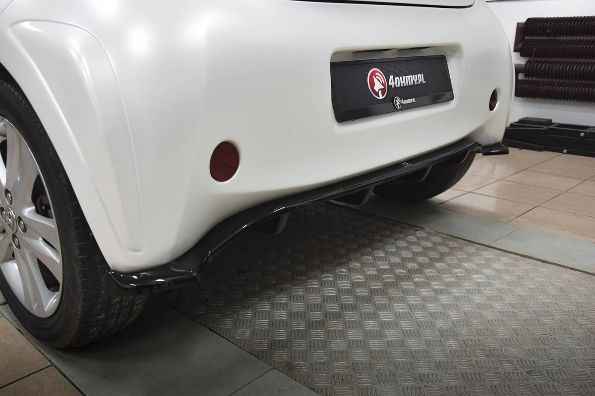 Splitter trasero (con barras verticales) para Toyota IQ