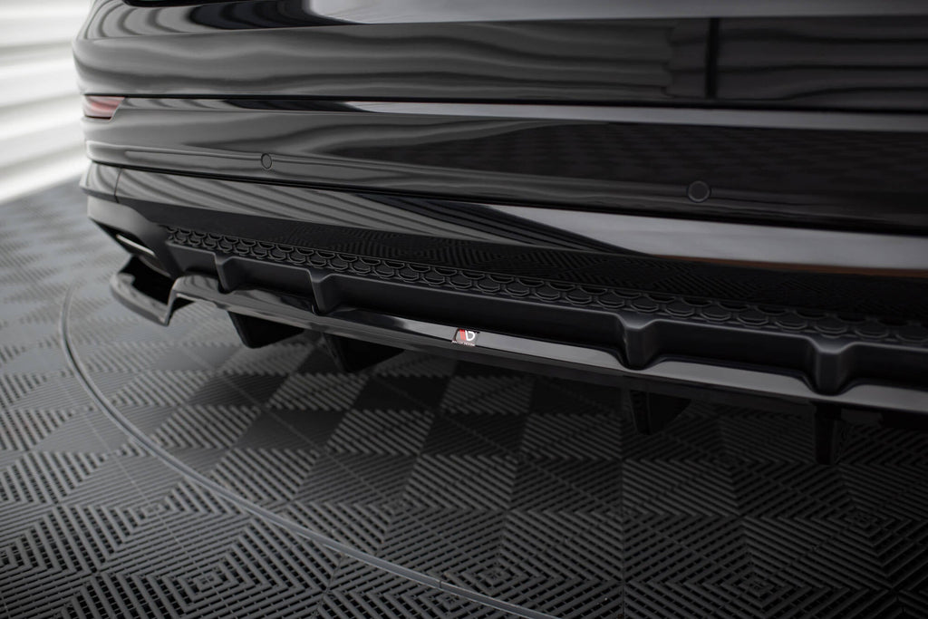 Splitter trasero (con barras verticales) V.1 para Audi SQ8 / Q8 S-Line Mk1 Facelift
